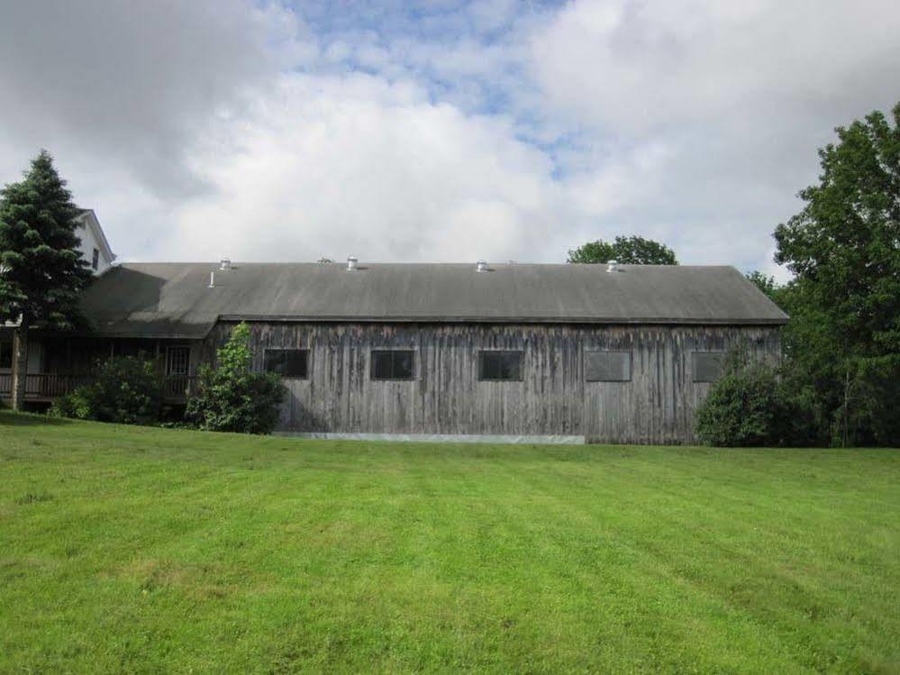 Lake Shore Farm Inn Northwood Exterior photo