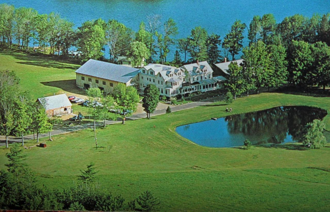 Lake Shore Farm Inn Northwood Exterior photo